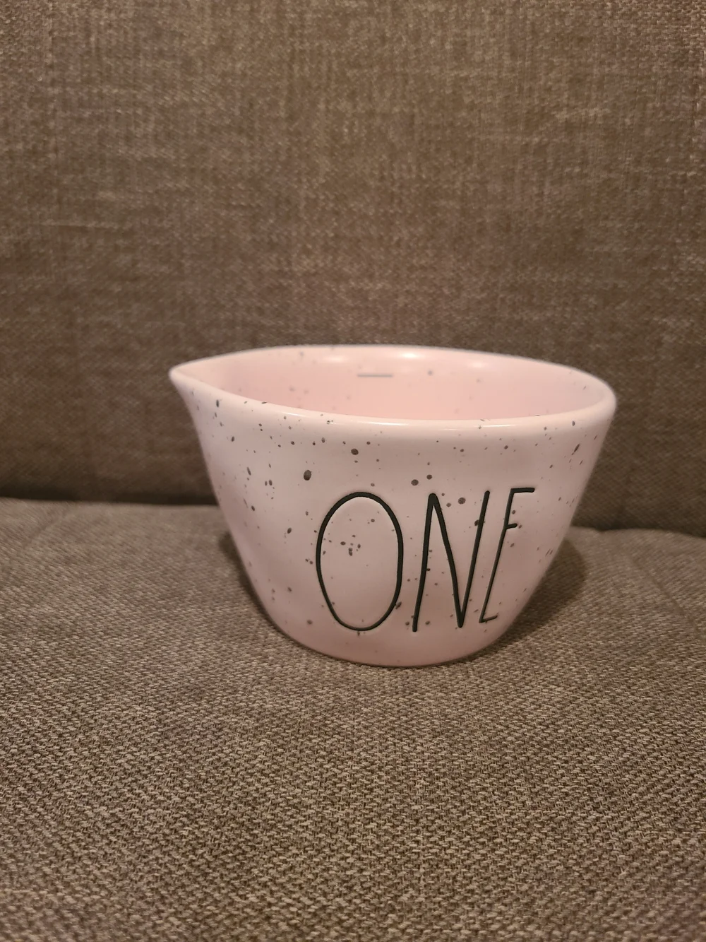 Rae Dunn 1 cup measuring container (only 1 cup)